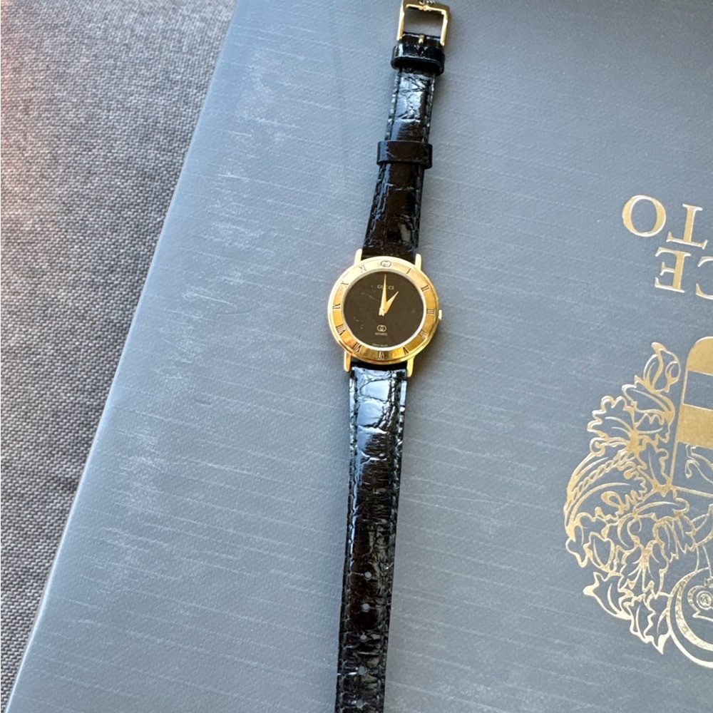 Vintage Gucci 3001L Model Women's Watch